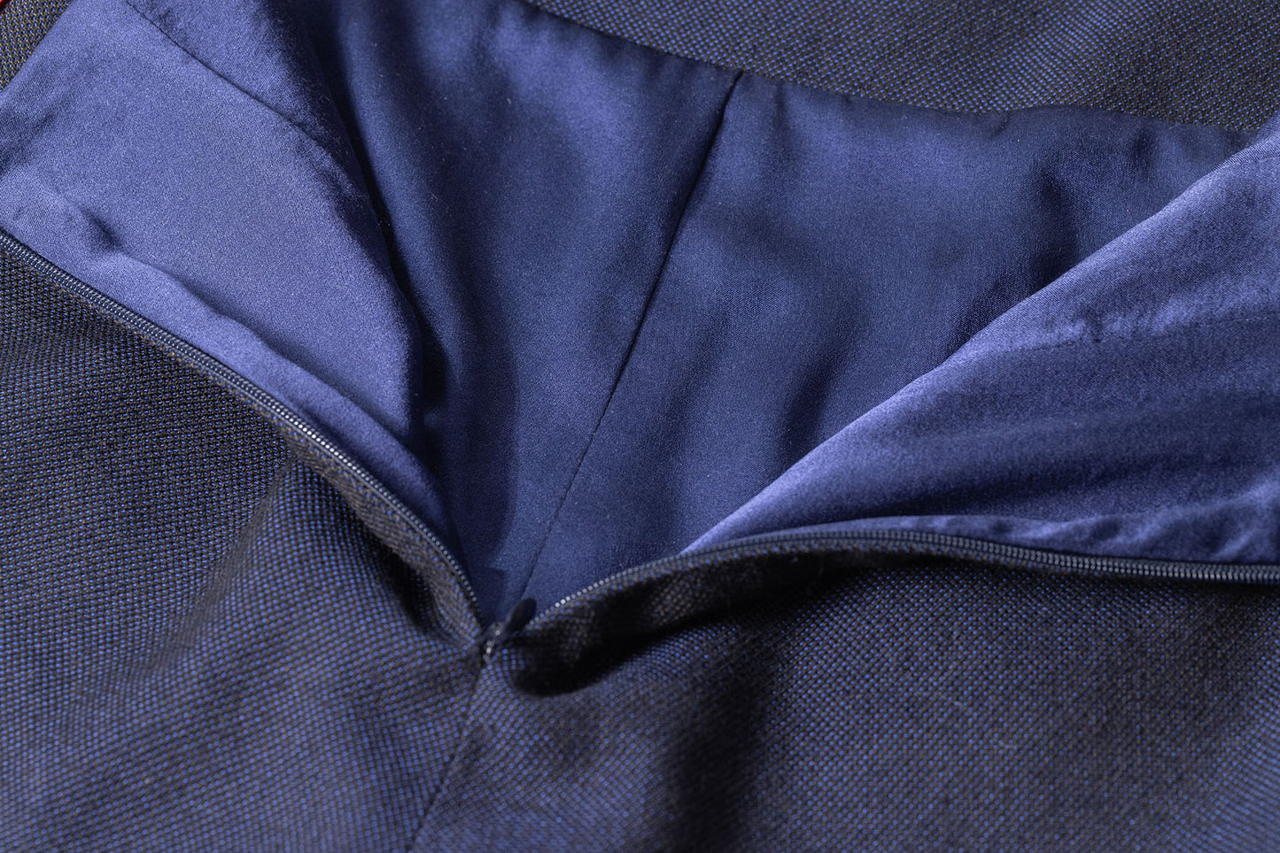 17.Blue cloak three-piece suit